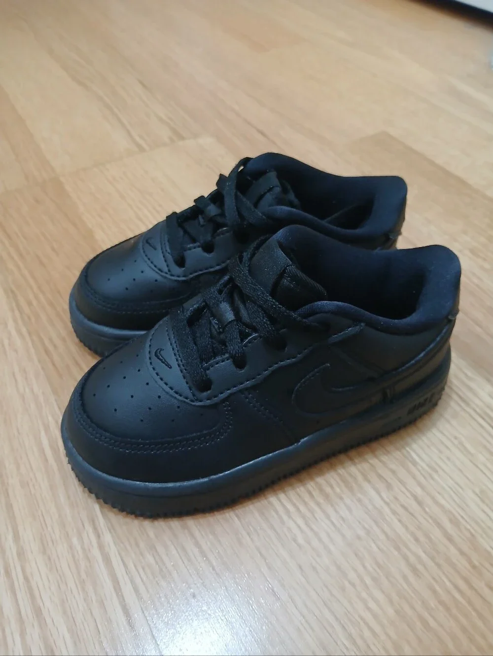 Nike Air Force 1 Athletic/Lifestyle Shoes Size 9C Unisex